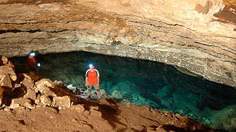 Dry Caving Nullarbor Tommy Grahams